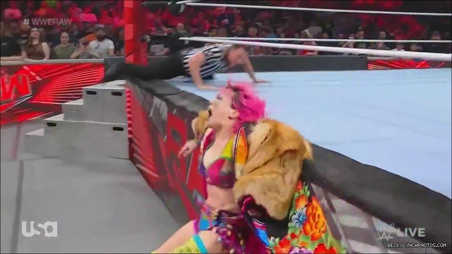 WWE_Monday_Night_Raw_2022_06_20_720p_HDTV_x264-NWCHD_mp4_006902201.jpg