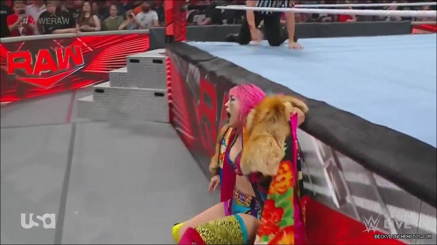 WWE_Monday_Night_Raw_2022_06_20_720p_HDTV_x264-NWCHD_mp4_006902602.jpg