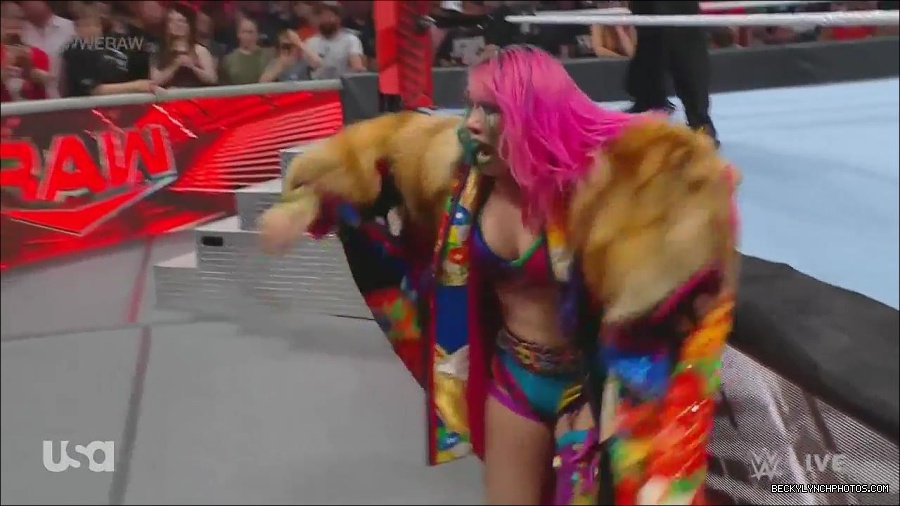 WWE_Monday_Night_Raw_2022_06_20_720p_HDTV_x264-NWCHD_mp4_006903803.jpg