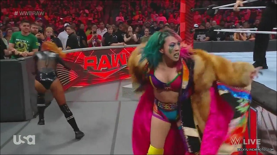 WWE_Monday_Night_Raw_2022_06_20_720p_HDTV_x264-NWCHD_mp4_006905805.jpg