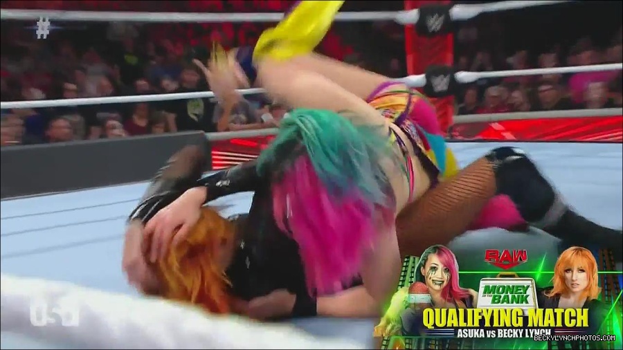 WWE_Monday_Night_Raw_2022_06_20_720p_HDTV_x264-NWCHD_mp4_006921821.jpg