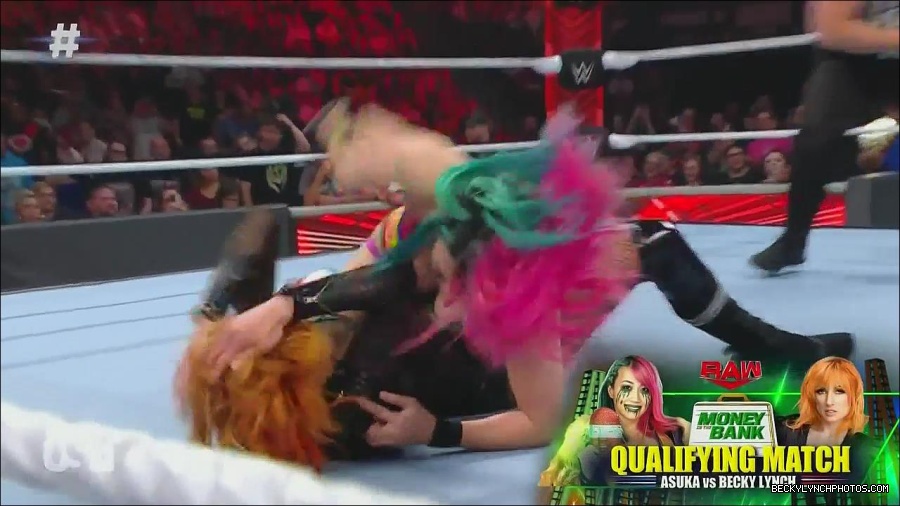 WWE_Monday_Night_Raw_2022_06_20_720p_HDTV_x264-NWCHD_mp4_006922221.jpg