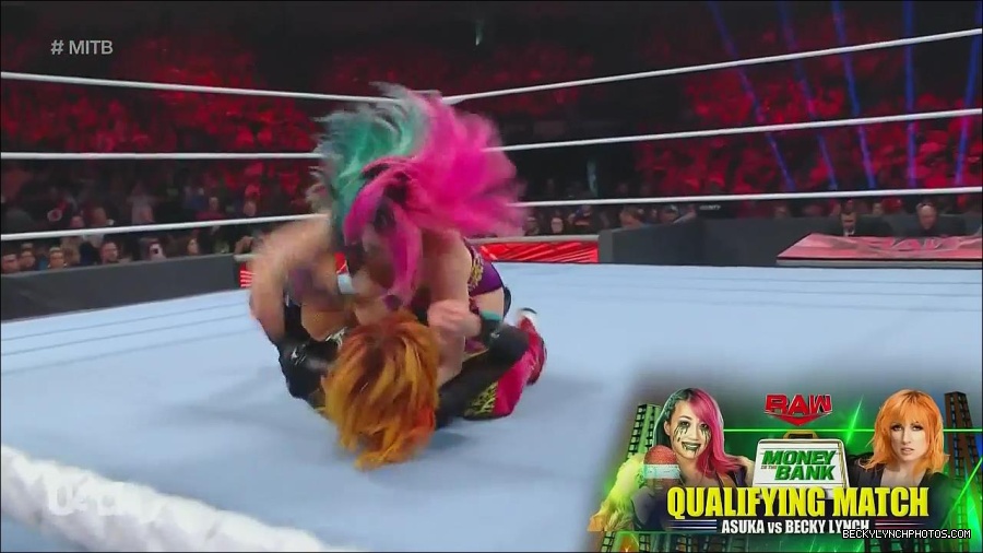 WWE_Monday_Night_Raw_2022_06_20_720p_HDTV_x264-NWCHD_mp4_006927827.jpg