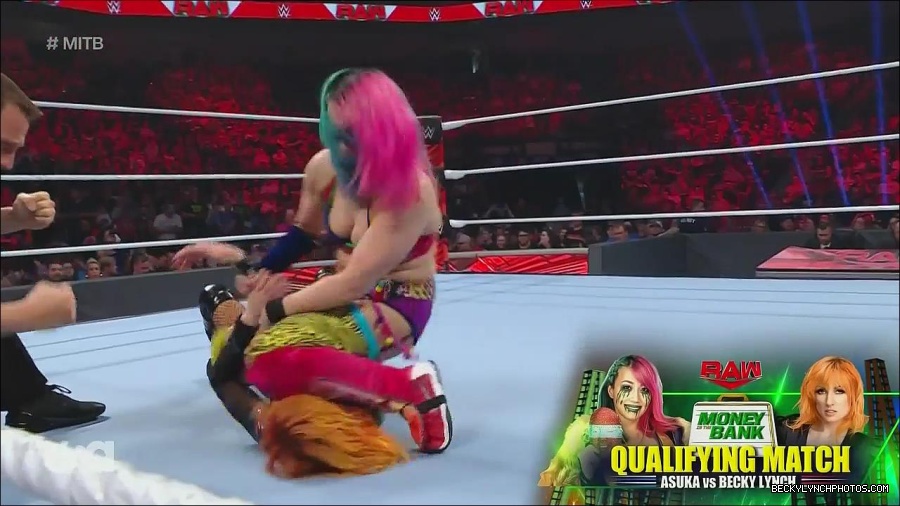 WWE_Monday_Night_Raw_2022_06_20_720p_HDTV_x264-NWCHD_mp4_006929829.jpg