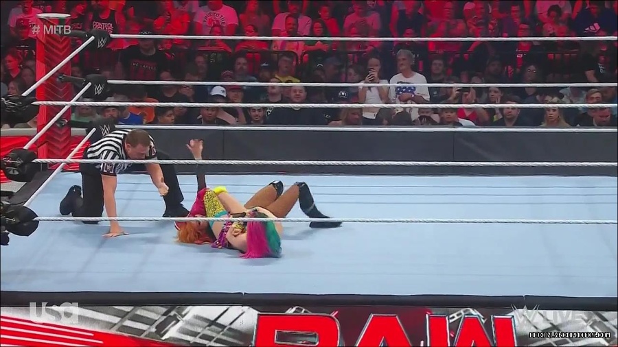 WWE_Monday_Night_Raw_2022_06_20_720p_HDTV_x264-NWCHD_mp4_006931831.jpg