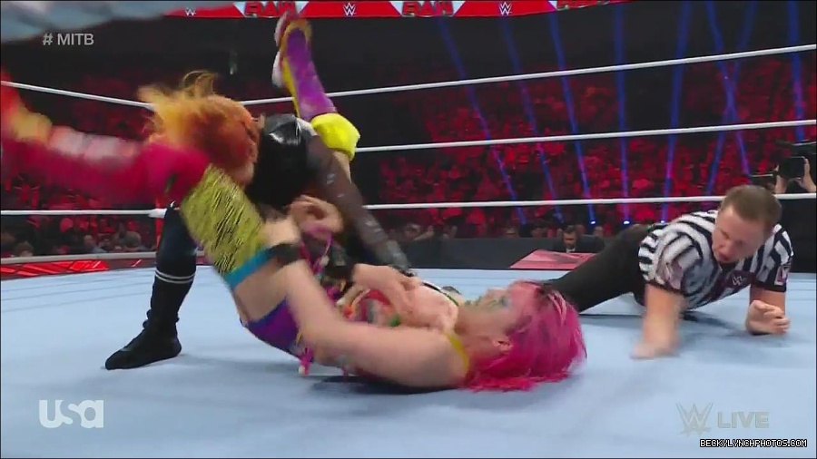 WWE_Monday_Night_Raw_2022_06_20_720p_HDTV_x264-NWCHD_mp4_006937837.jpg