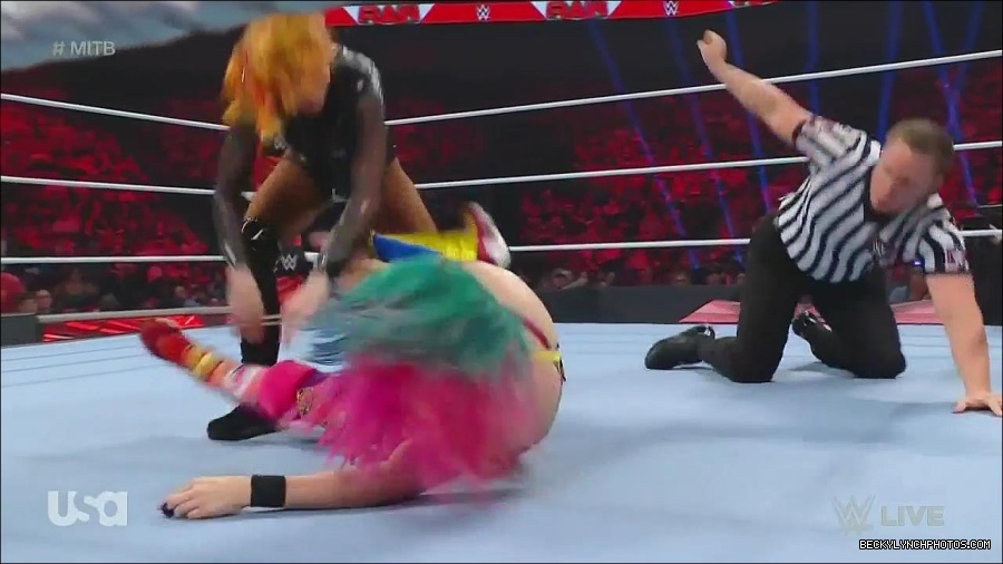 WWE_Monday_Night_Raw_2022_06_20_720p_HDTV_x264-NWCHD_mp4_006938237.jpg