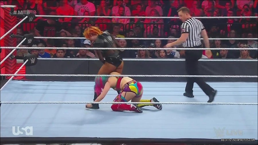 WWE_Monday_Night_Raw_2022_06_20_720p_HDTV_x264-NWCHD_mp4_006940640.jpg