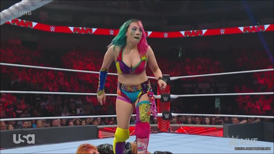 WWE_Monday_Night_Raw_2022_06_20_720p_HDTV_x264-NWCHD_mp4_006946646.jpg
