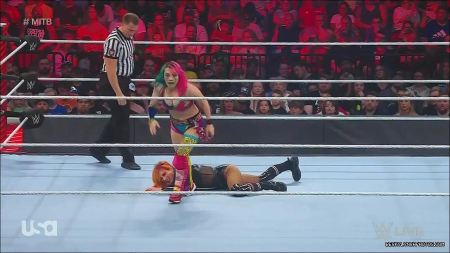 WWE_Monday_Night_Raw_2022_06_20_720p_HDTV_x264-NWCHD_mp4_006947046.jpg
