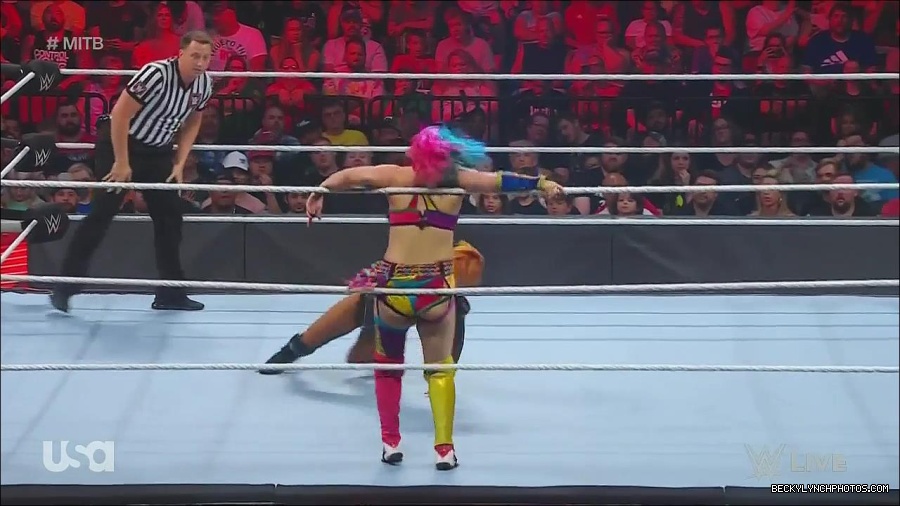 WWE_Monday_Night_Raw_2022_06_20_720p_HDTV_x264-NWCHD_mp4_006948247.jpg