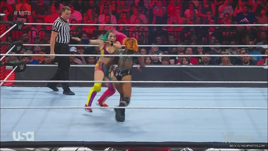 WWE_Monday_Night_Raw_2022_06_20_720p_HDTV_x264-NWCHD_mp4_006951050.jpg