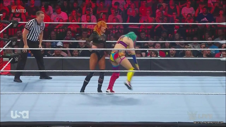 WWE_Monday_Night_Raw_2022_06_20_720p_HDTV_x264-NWCHD_mp4_006953453.jpg