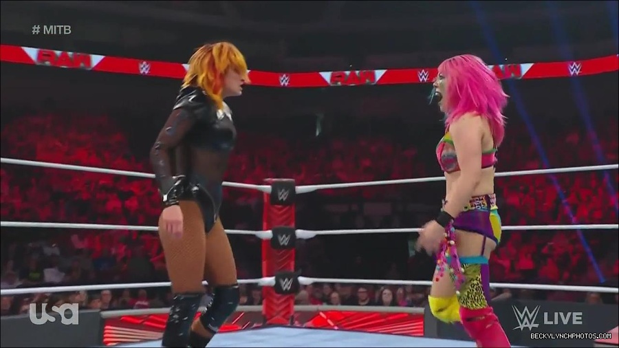 WWE_Monday_Night_Raw_2022_06_20_720p_HDTV_x264-NWCHD_mp4_006954654.jpg
