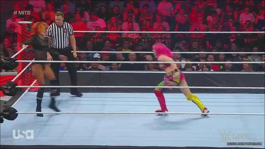 WWE_Monday_Night_Raw_2022_06_20_720p_HDTV_x264-NWCHD_mp4_006957457.jpg