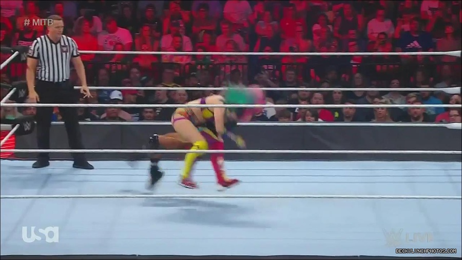 WWE_Monday_Night_Raw_2022_06_20_720p_HDTV_x264-NWCHD_mp4_006959459.jpg