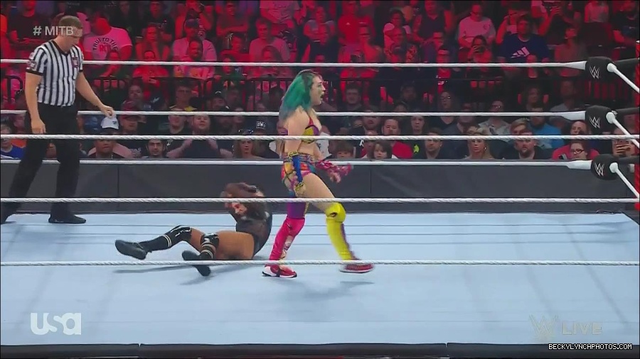 WWE_Monday_Night_Raw_2022_06_20_720p_HDTV_x264-NWCHD_mp4_006960259.jpg