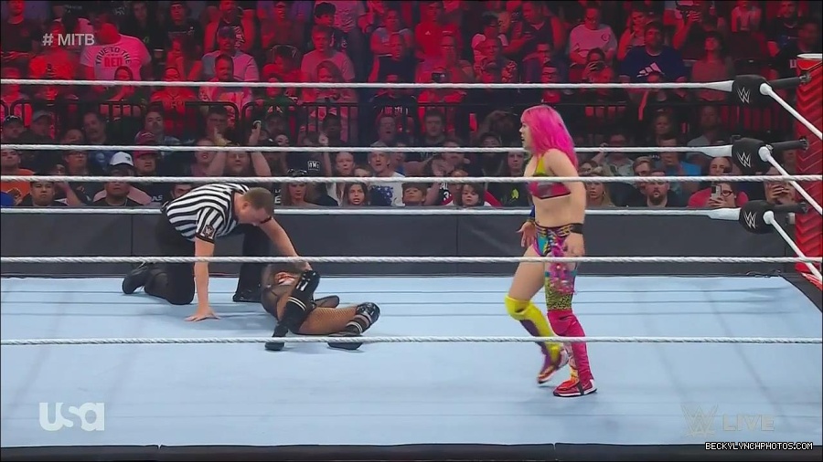 WWE_Monday_Night_Raw_2022_06_20_720p_HDTV_x264-NWCHD_mp4_006963062.jpg
