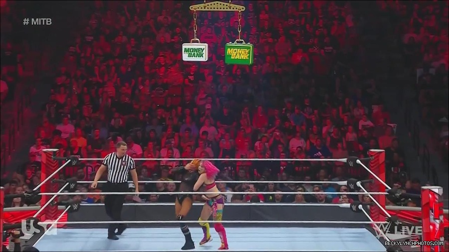 WWE_Monday_Night_Raw_2022_06_20_720p_HDTV_x264-NWCHD_mp4_006970670.jpg