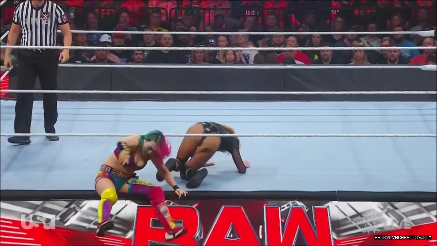 WWE_Monday_Night_Raw_2022_06_20_720p_HDTV_x264-NWCHD_mp4_006975475.jpg