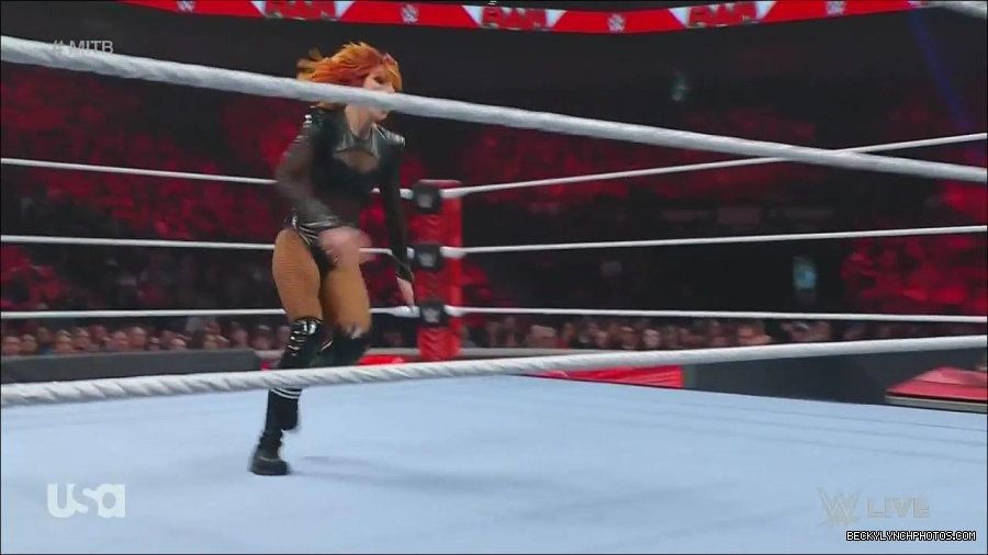 WWE_Monday_Night_Raw_2022_06_20_720p_HDTV_x264-NWCHD_mp4_006981481.jpg
