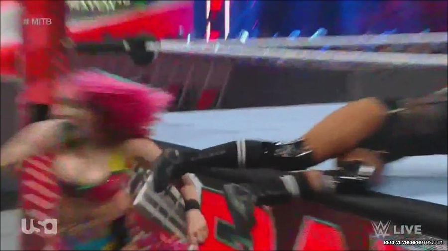 WWE_Monday_Night_Raw_2022_06_20_720p_HDTV_x264-NWCHD_mp4_006982281.jpg
