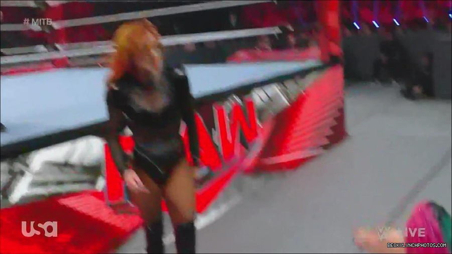 WWE_Monday_Night_Raw_2022_06_20_720p_HDTV_x264-NWCHD_mp4_006985485.jpg
