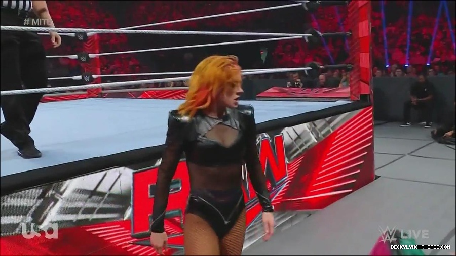 WWE_Monday_Night_Raw_2022_06_20_720p_HDTV_x264-NWCHD_mp4_006985885.jpg