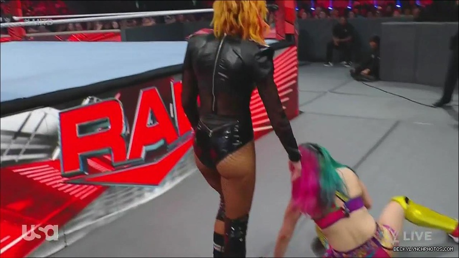 WWE_Monday_Night_Raw_2022_06_20_720p_HDTV_x264-NWCHD_mp4_006986686.jpg