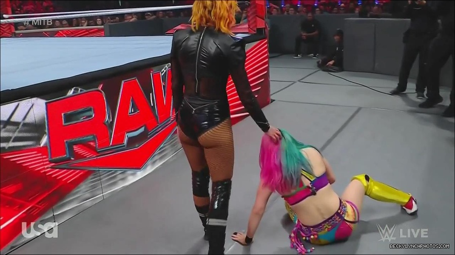 WWE_Monday_Night_Raw_2022_06_20_720p_HDTV_x264-NWCHD_mp4_006987086.jpg
