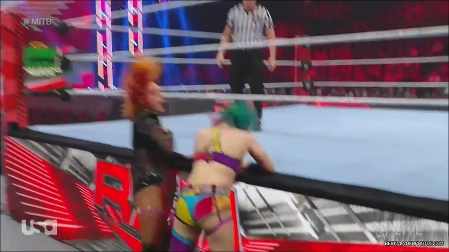 WWE_Monday_Night_Raw_2022_06_20_720p_HDTV_x264-NWCHD_mp4_006995094.jpg