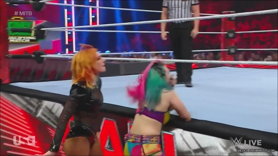 WWE_Monday_Night_Raw_2022_06_20_720p_HDTV_x264-NWCHD_mp4_006995495.jpg