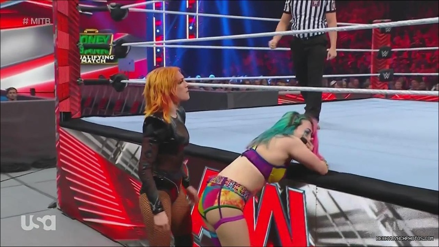 WWE_Monday_Night_Raw_2022_06_20_720p_HDTV_x264-NWCHD_mp4_006996295.jpg