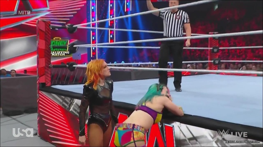 WWE_Monday_Night_Raw_2022_06_20_720p_HDTV_x264-NWCHD_mp4_006996696.jpg