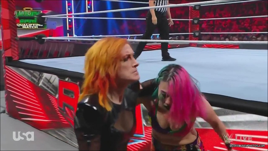 WWE_Monday_Night_Raw_2022_06_20_720p_HDTV_x264-NWCHD_mp4_006999499.jpg