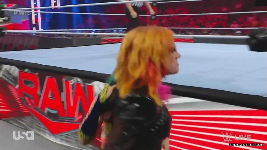 WWE_Monday_Night_Raw_2022_06_20_720p_HDTV_x264-NWCHD_mp4_006999899.jpg