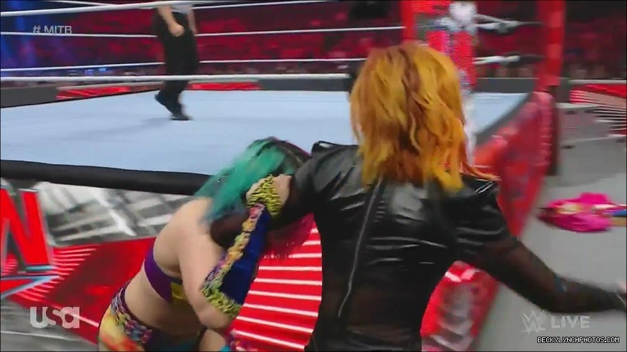 WWE_Monday_Night_Raw_2022_06_20_720p_HDTV_x264-NWCHD_mp4_007000299.jpg