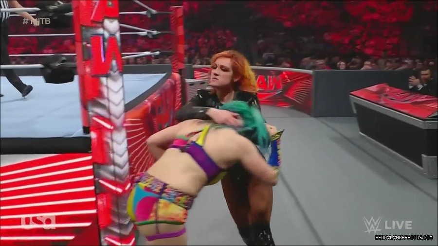 WWE_Monday_Night_Raw_2022_06_20_720p_HDTV_x264-NWCHD_mp4_007001100.jpg