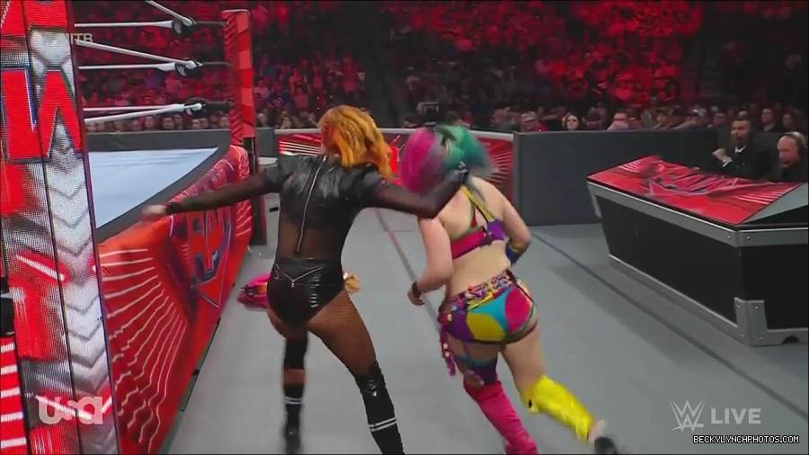 WWE_Monday_Night_Raw_2022_06_20_720p_HDTV_x264-NWCHD_mp4_007001901.jpg