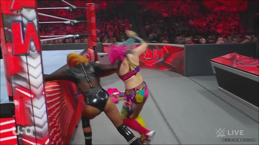 WWE_Monday_Night_Raw_2022_06_20_720p_HDTV_x264-NWCHD_mp4_007002301.jpg