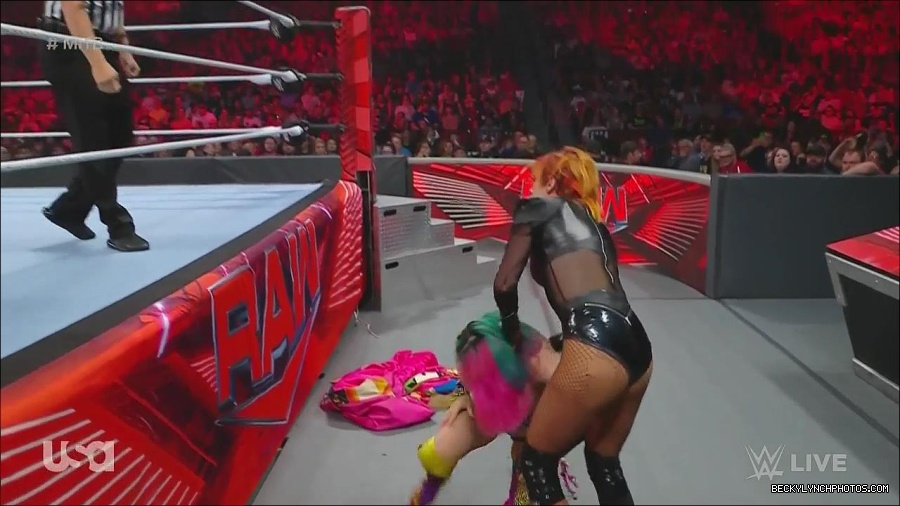 WWE_Monday_Night_Raw_2022_06_20_720p_HDTV_x264-NWCHD_mp4_007007106.jpg
