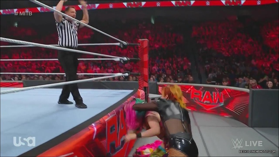 WWE_Monday_Night_Raw_2022_06_20_720p_HDTV_x264-NWCHD_mp4_007007907.jpg