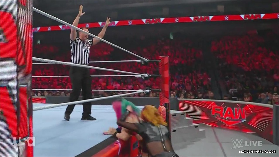 WWE_Monday_Night_Raw_2022_06_20_720p_HDTV_x264-NWCHD_mp4_007008307.jpg