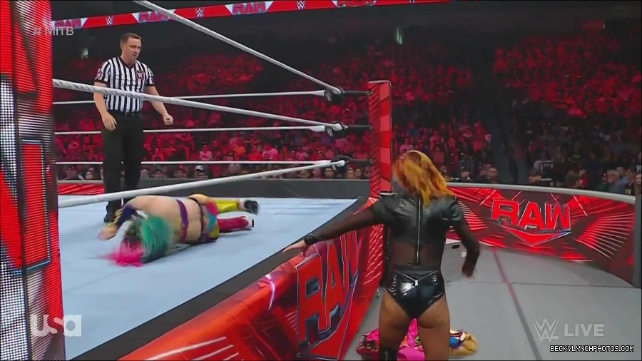 WWE_Monday_Night_Raw_2022_06_20_720p_HDTV_x264-NWCHD_mp4_007009509.jpg