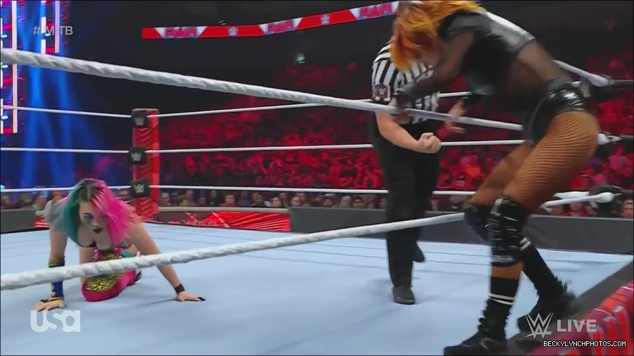 WWE_Monday_Night_Raw_2022_06_20_720p_HDTV_x264-NWCHD_mp4_007012311.jpg