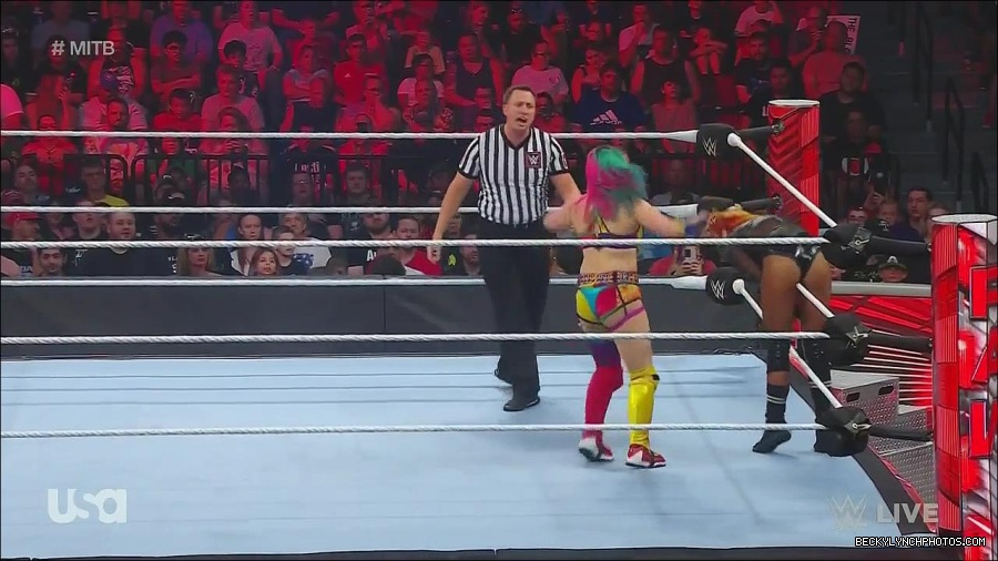 WWE_Monday_Night_Raw_2022_06_20_720p_HDTV_x264-NWCHD_mp4_007015114.jpg