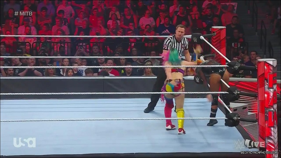 WWE_Monday_Night_Raw_2022_06_20_720p_HDTV_x264-NWCHD_mp4_007017116.jpg