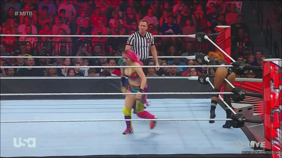 WWE_Monday_Night_Raw_2022_06_20_720p_HDTV_x264-NWCHD_mp4_007019118.jpg
