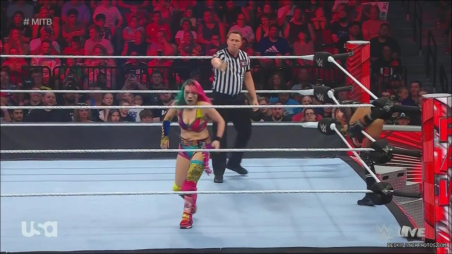 WWE_Monday_Night_Raw_2022_06_20_720p_HDTV_x264-NWCHD_mp4_007019519.jpg