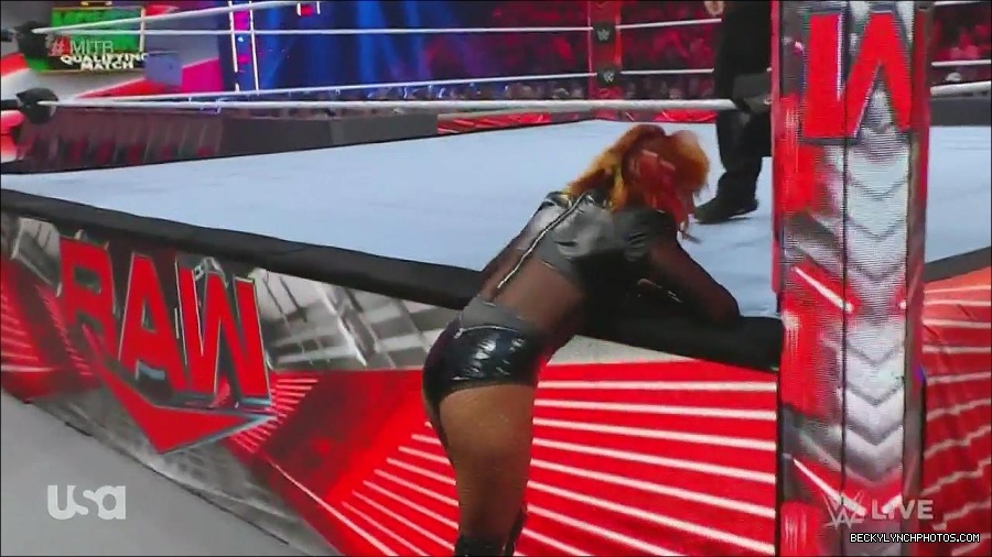 WWE_Monday_Night_Raw_2022_06_20_720p_HDTV_x264-NWCHD_mp4_007042341.jpg